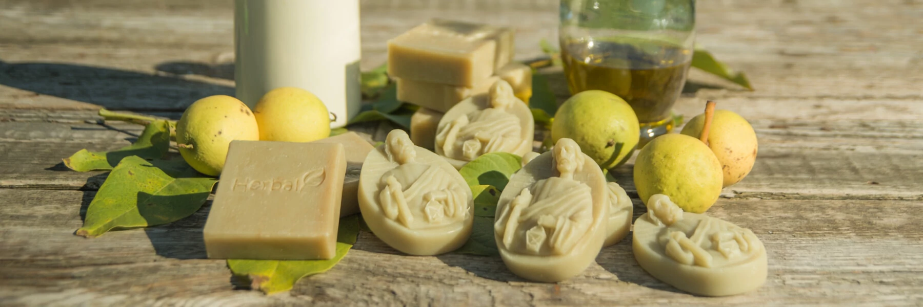 Diólevélfőzetes szappanok