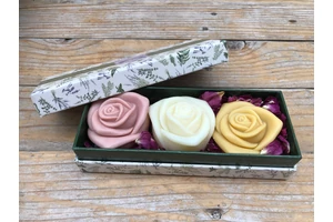 Rózsa szappanok díszdobozban