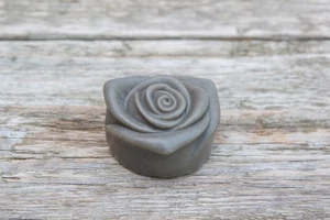 Holt-tengeri iszap szappan rózsa