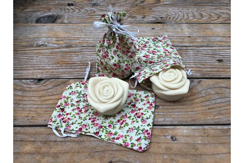 Rózsa szappan rózsás textil zsákban